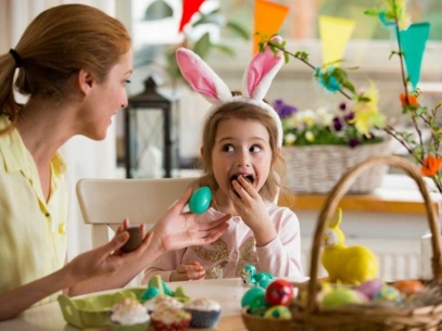 eating chocolate reduced in sugar at easter