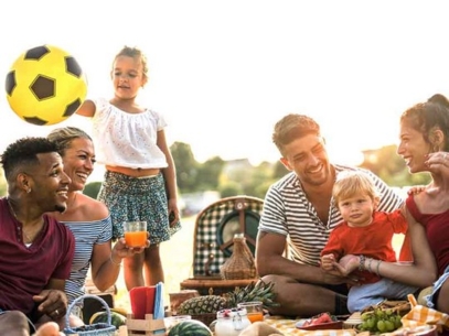 family-dinner-outdoor